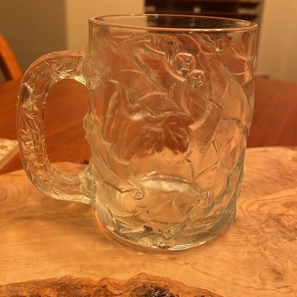 Vintage Luminarc Clear Glass Embossed Santa Mug - Picture 2 of 5
